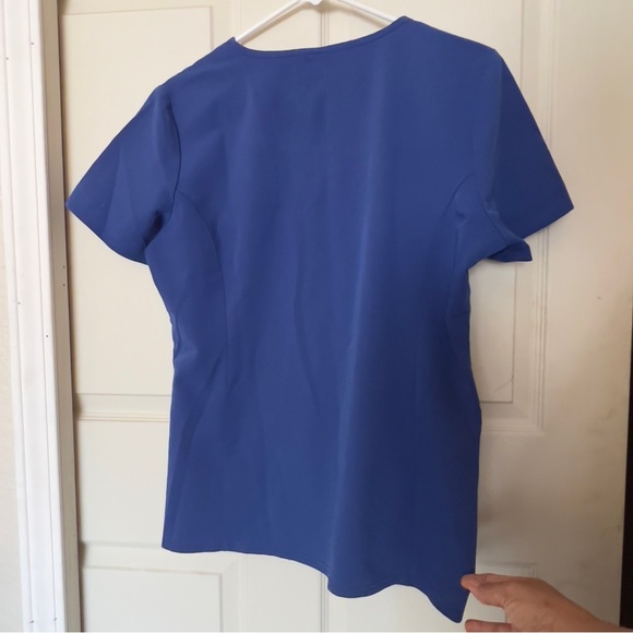 Bundle of 2 scrubs Med Couture and Dickies brand in good used condition. - Picture 5 of 5